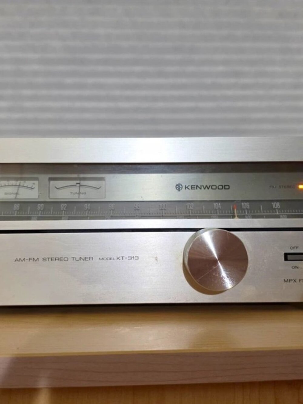 Kenwood KT-313 Analog AM/FM Stereo Tuner, Silver, RCA Outputs